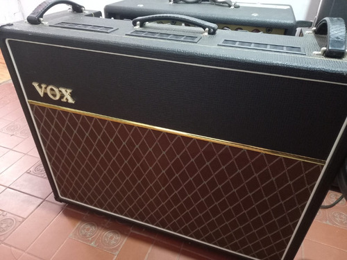 Amplificador Vox Custom Series Ac30c2 Valvular Para Guitarra