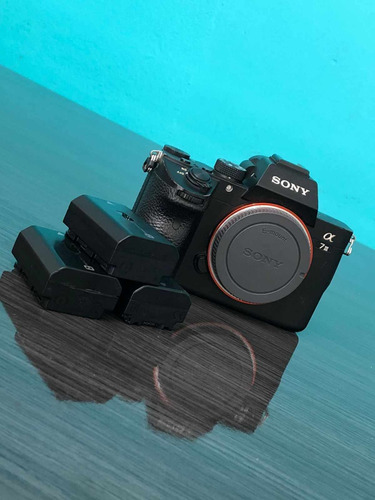 Câmera Sony A7 Iii 4k A Topp + 120fps + 3 Baterias + Hdmi