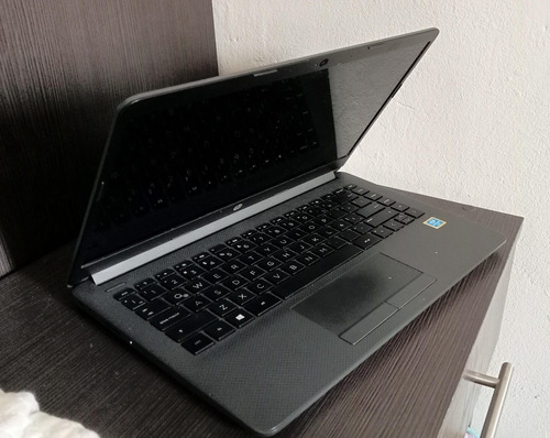 Laptop Hp 14 -cf2xxx -plata