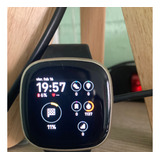 Reloj Inteligente Fitbit Versa 3 , 1,58 Pulgadas.
