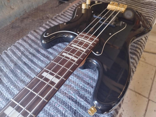 Contrabaixo Fender Squier Classic P. Bass