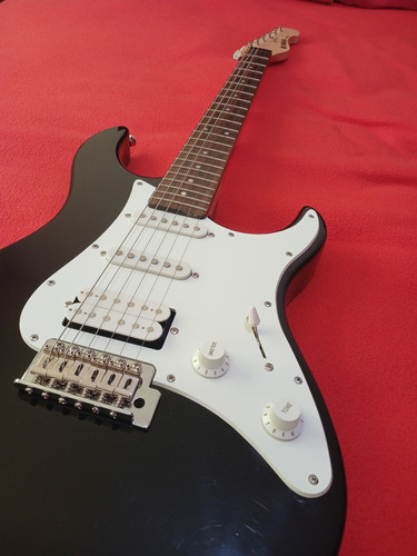 Guitarra Eléctrica Yamaha Eg112 Con Todo Incluido