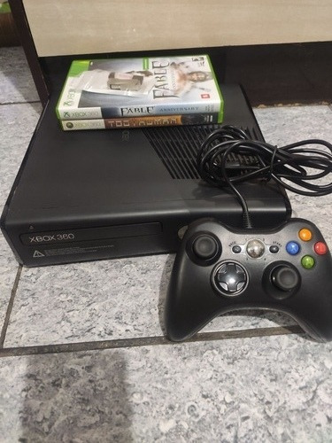 Xbox 360 Slim Bloqueado - Seminovo