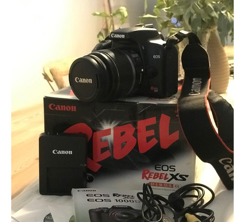 Cámara Réflex Canon Rebel Xs. Excelente.
