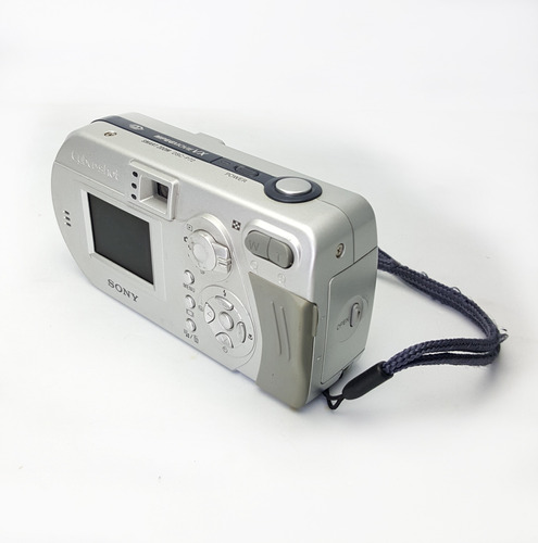 Câmera Sony Dsc-p72 Com Defeito Não Liga