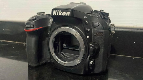 Camara Nikon D7100 + Grip Y 2 Baterias (opcional 17-50 2.8)