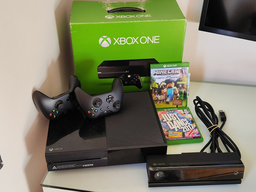 Xbox One 500gb + 2 Controles + Kinect + 2 Jogos