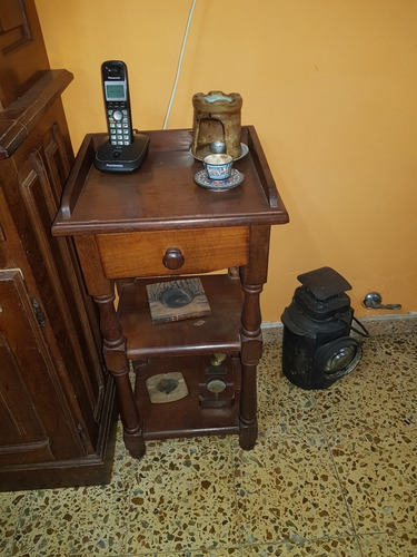 Modular  Cristalero, Lámpara, Mesa Ratona Y Mesa De Teléfono