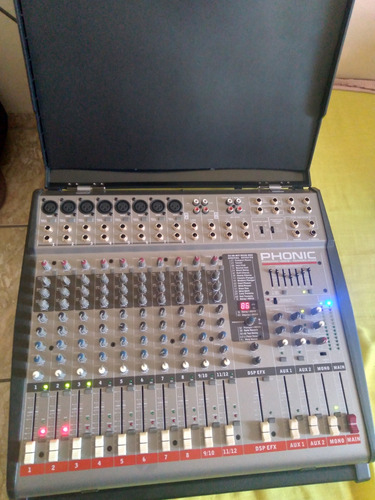 Mesa Phonic Amplificada 500+500w 