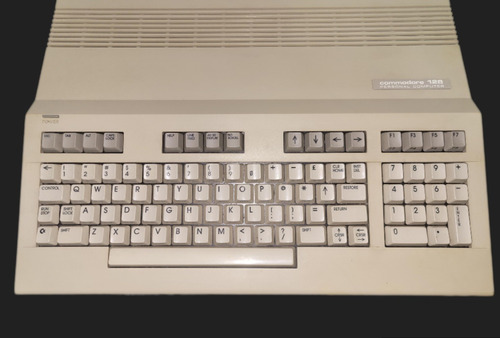 Commodore C128 - 4 Joystick- Perfecto Estado 
