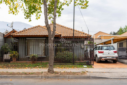 Acogedora Propiedad Aislada Con Piscina En Tranqui...