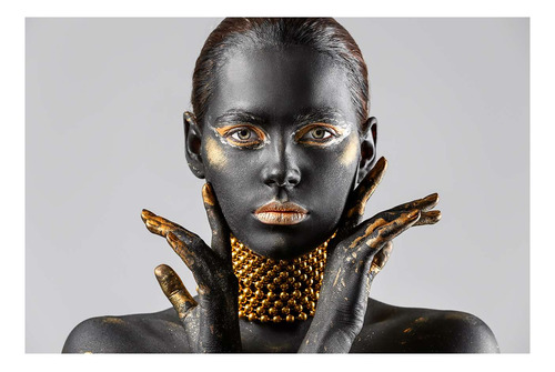 Vinilo 50x75cm Mujer Oro Mostrando Las Manos Maquillaje