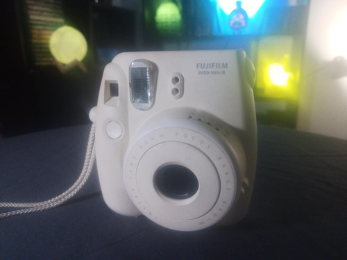 Câmera Instantânea Fujifilm Mini 8