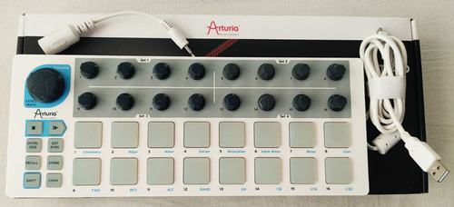 Arturia Beatstep Midi Secuencer 16 Pads Blanco Igual A Nuevo