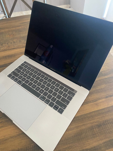 Macbook Pro 2017 I7 512gb Ssd 16gb Ram 15.6 