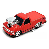 1993 Chevrolet 454 Ss Pickup 1/64 Muscle Machines Color Rojo