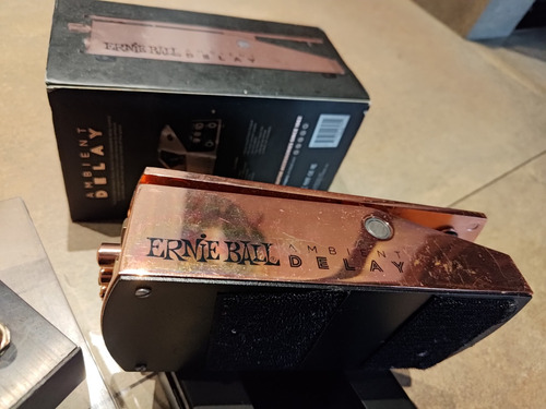 Pedal Ernie Ball Ambient Delay (c/ Caixa E Tap Tempo)