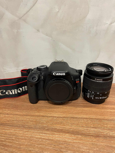 Camera Cannon Rebel T3i + Bolsa