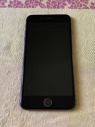 Celular iPhone 8 Plus Negro