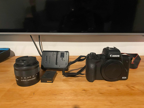 Camara Canon M50