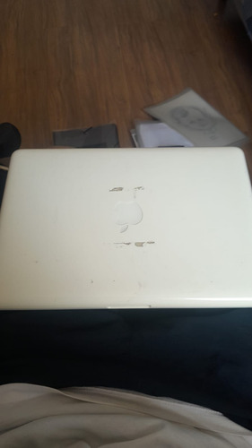 Macbook A1181 White 2009 - Core 2 Duo - Apple