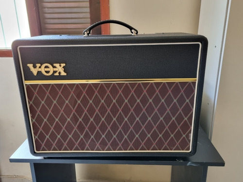 Amplificador Vox Custom Series Ac10c1 Valvular  De 10w 