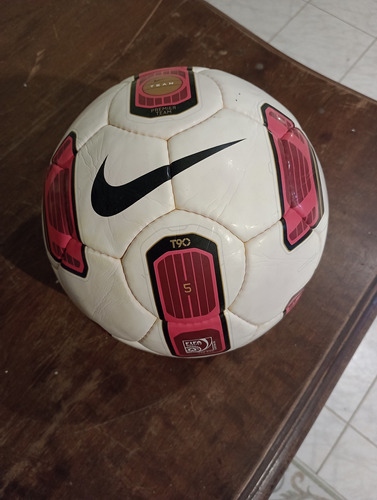 Pelota De Futbol Nike Modelo T90 Premier Team