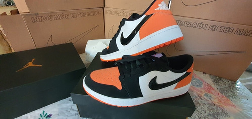 Tenis Air Jordan 1 Low Negro Con Naranja Golf