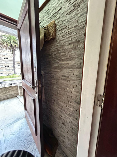 Casa En Venta , Con Apartamento, Patio Parrillero, Azotea, Garajes. La Blanqueada. Ideal Empresa O Familia - Imagen 3