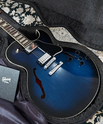 Gibson Es-137 Custom Classic Blue Burst