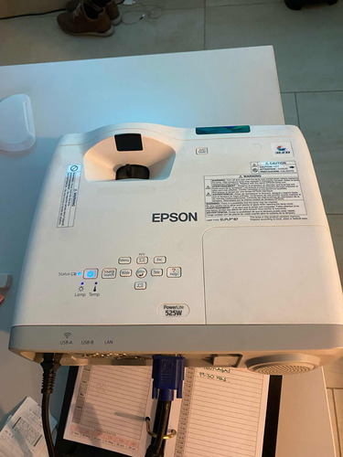 Proyector Epson Powerlite 525w