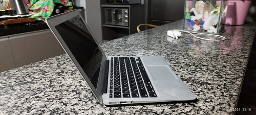 Macbook Air A1465  Apple Intel Core I5 2014