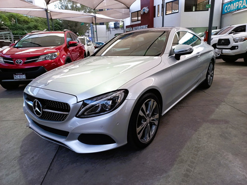 Mercedes Benz C200 Plata 2017, Excelentes Condiciones 