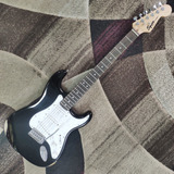 Guitarra Squier Stratocaster Preta Usada