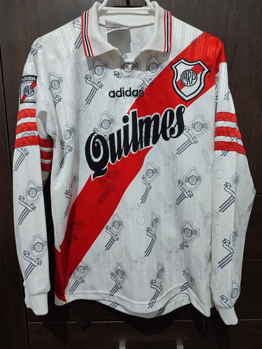 Camiseta River Plate Multiescudo Manga Larga 1996/1997