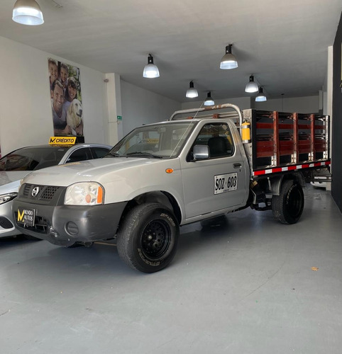 Nissan Frontier 2.4  Estacas  Mt 4x2 Gasolina 2012