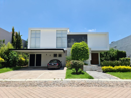 Residencia En El Campanario, Dobles Alturas, Gran Jardín, 4 