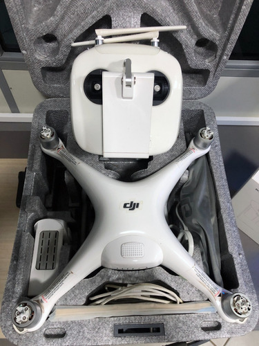 Dji Phantom 4 - Seminovo - 3 Baterias