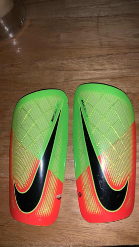 Canilleras Nike Mercurial 