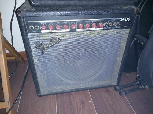 Amplificador Fender M-80