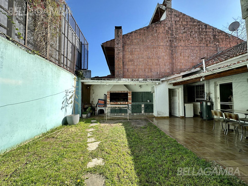 Casa 4 Amb En Una Plantas Con Jardin Bajo De Vicente López - Imagen 2