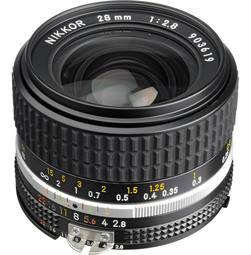 Nikon Nikkor 28mm F/2.8 Lente
