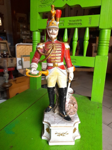 Antigua Figura De Porcelana Soldado Napoleónico 