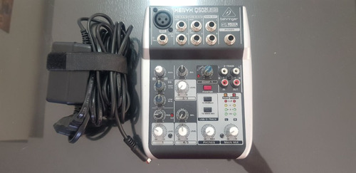 Mesa De Som Behringer Q502usb Xenyx 