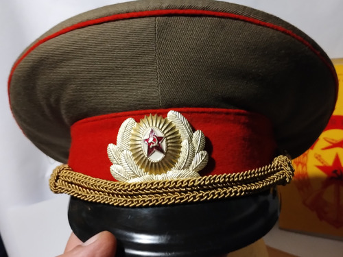 Gorra Militar Rusa + Accesorios Decorativos 