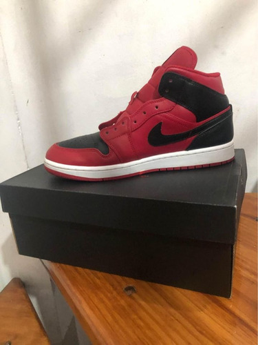 Jordan 1 Mid Reverse Bred