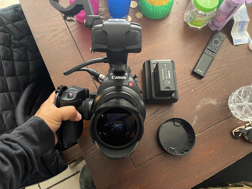 Cámara De Video Canon Eos C100 Con Lente Fish Eye Completa