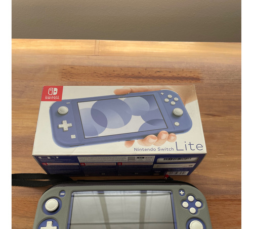 Consola Nintendo Switch Lite Azul; Con Estuche De Viaje