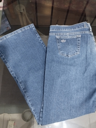 Jeans Scombro Talle 44 Elastizado Tiro Medio Impecable 