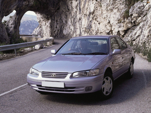 Faro Toyota Camry (1997-1999) Foto 2